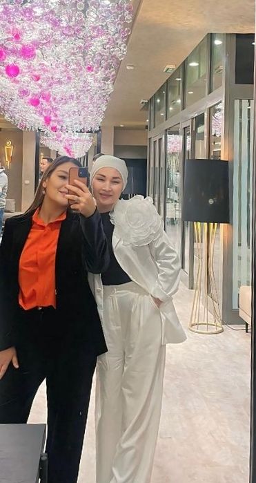 Белый пиджак очень красивый