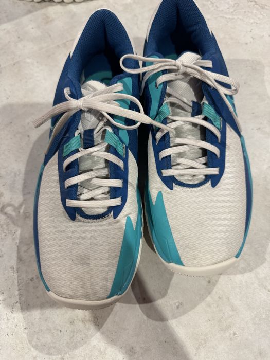 Продавам Nike precision 6