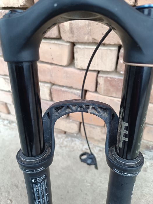 Vând furca Rockshox Sid 27.5