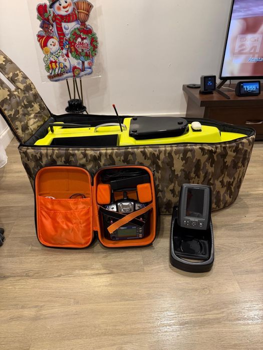 Navomodel Delfin echipat cu sonar Toslon640 +autopilot 500 pozitii