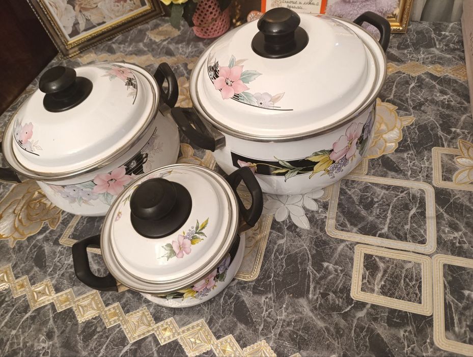 Скидка! Срочно! Набор эмалированных кастрюль,3 шт