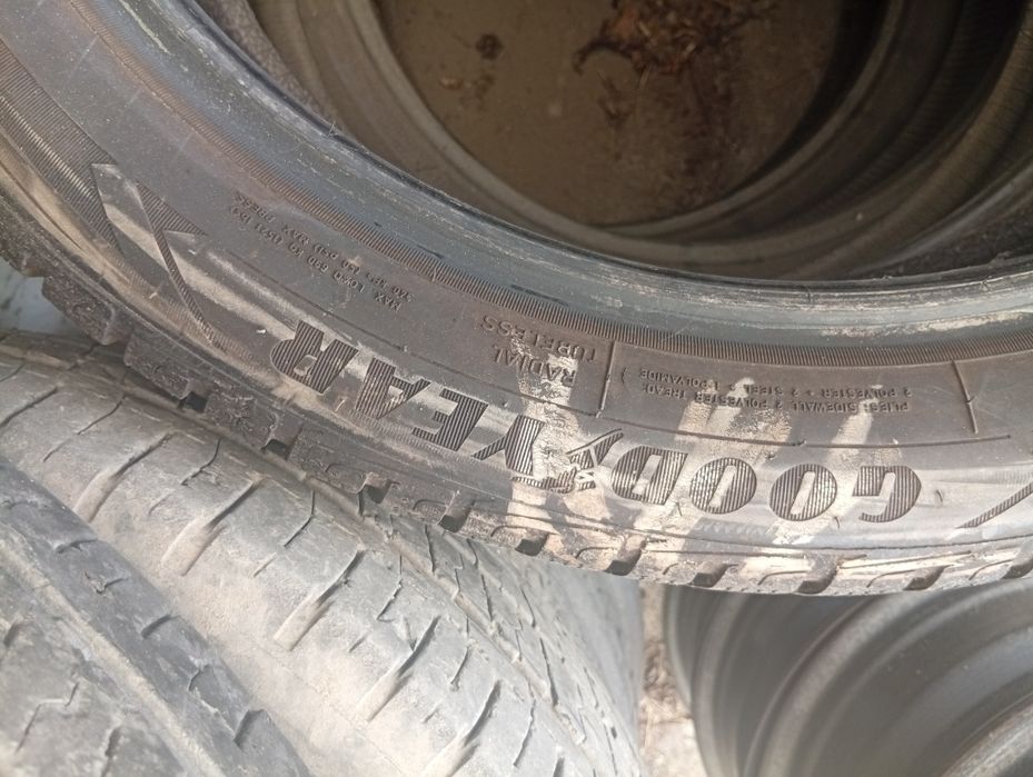Продавам 4 зимни гуми 195 55 20