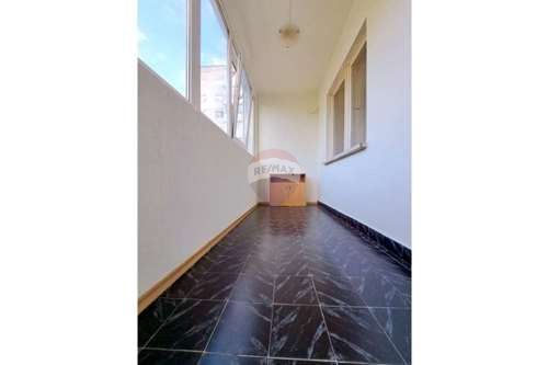 Продава се Тристаен апартамент в Варна, Левски - 94 кв.м за 2022 €/кв.м - Снимка #4