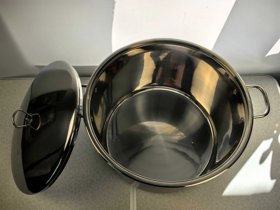 Oala inox 40x27 cm 34 litri cu capac metal 380 lei