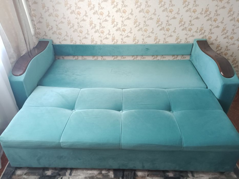 Срочно продам диван