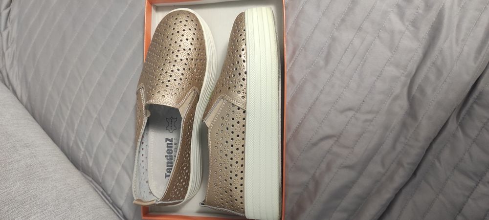 Дамски обувки Tendenz