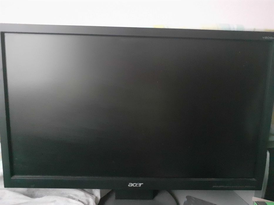 Настолин комрютър +монитор