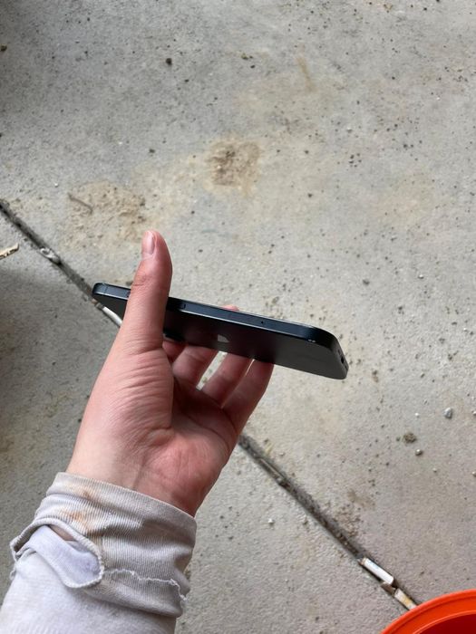Iphone 16 128гб черный