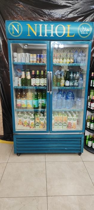 Продается ветринний холодильник