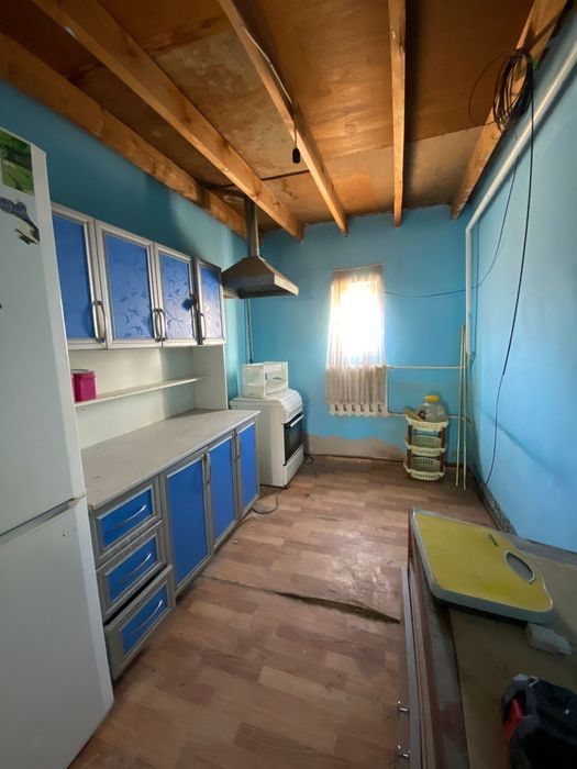 Үй сатылады дачада.