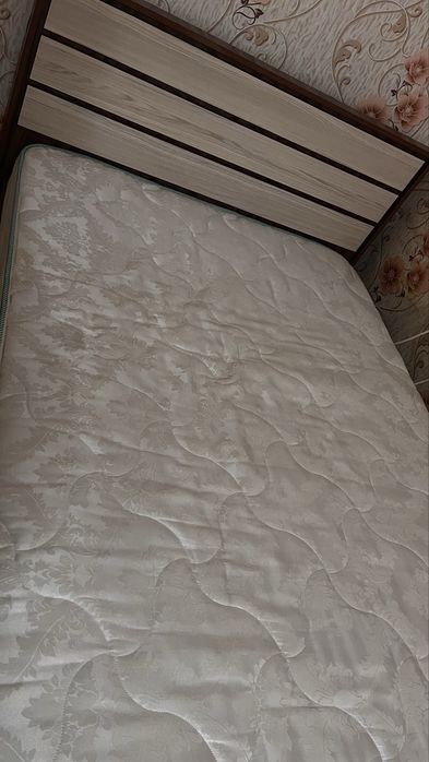 Продам кровать б/у