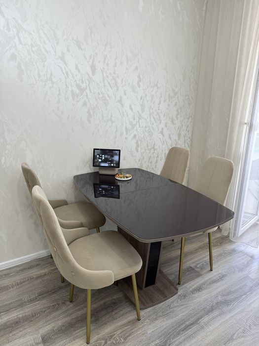 Продам стол в идеальном состоянии