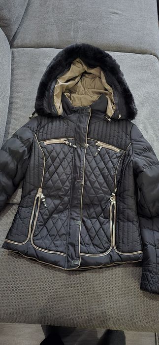 Дамски яке с пух от вътре .