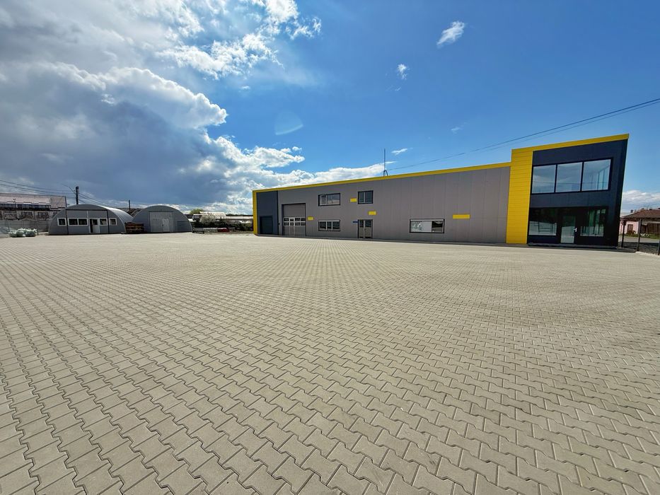 Spatiu comercial  hala industriala cu curte generoasa