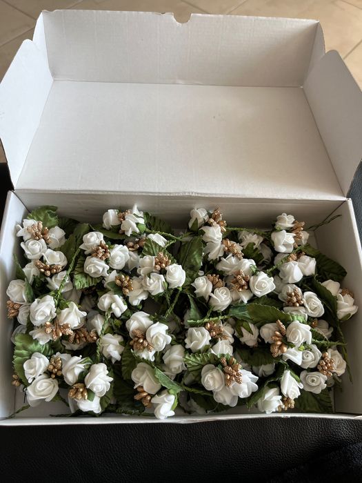 Бутониери, гривни за шаферки