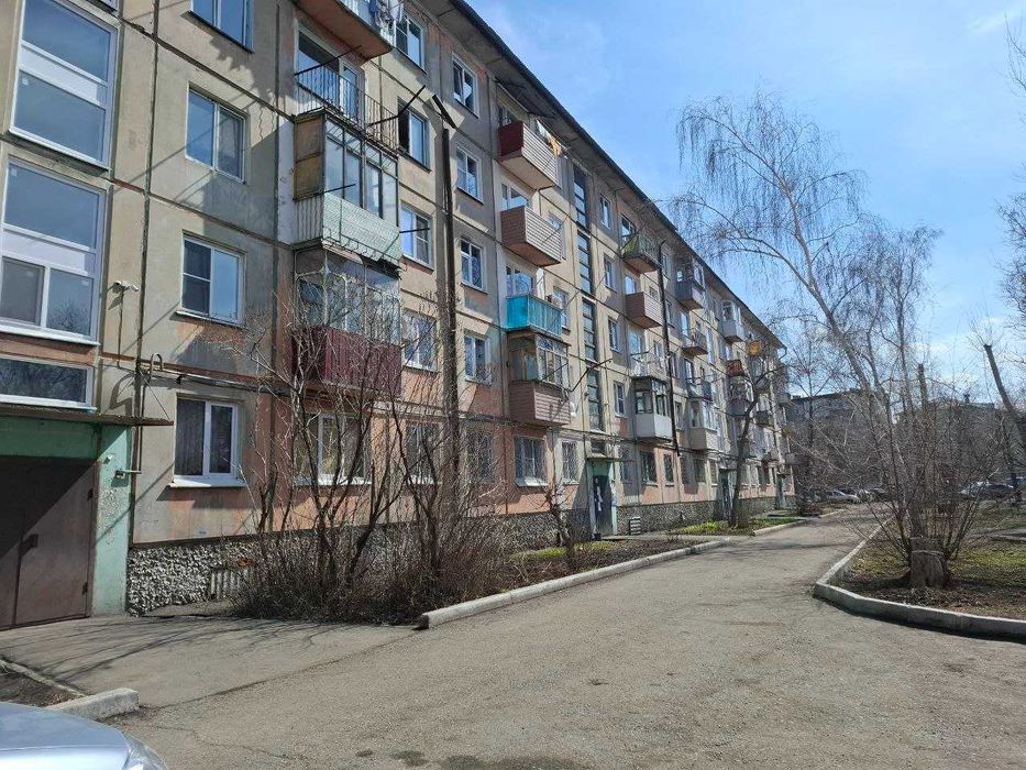 В продаже 2-комнатная на Бурова.