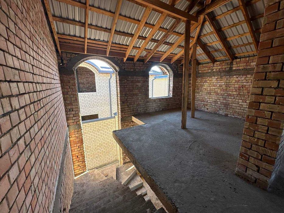 Дача-коттедж сотилади