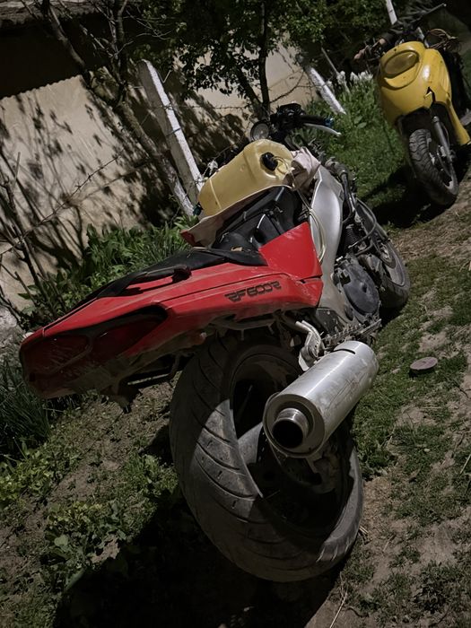 Se vinde suzuki 600