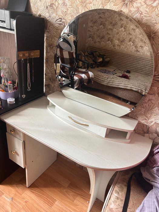 Туалетный столик