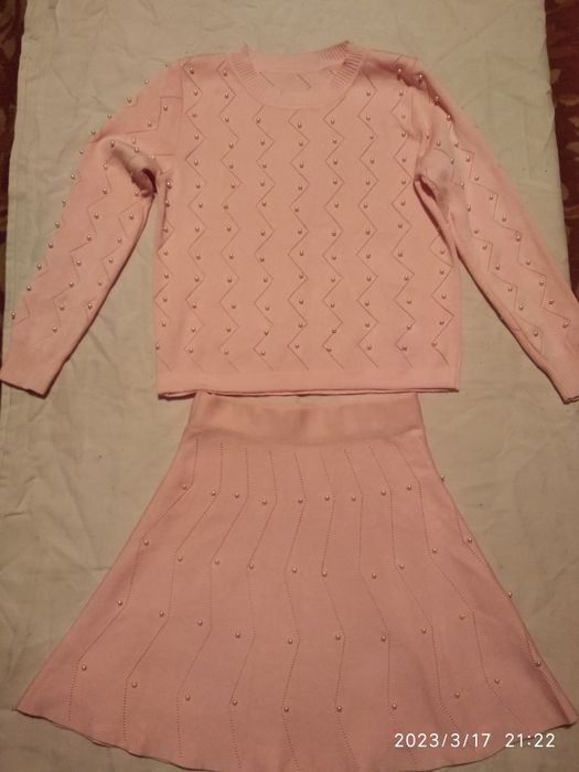 Женский костюм,подходит и на подростка