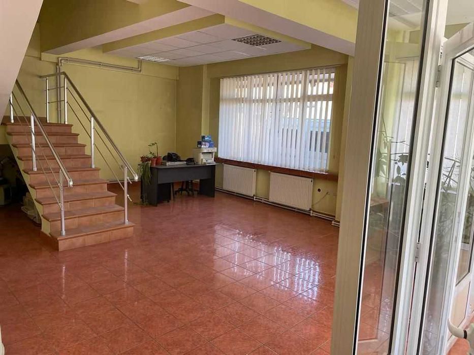 Spatiu comercial / Cladire BIROURI