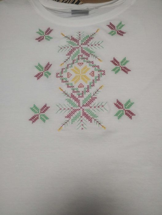 Бродирани дамски блузки с шевици и народни мотиви