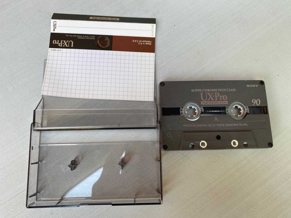 Vand 13 Casete audio Sony ( made in Japan ) banda crom - pret in august