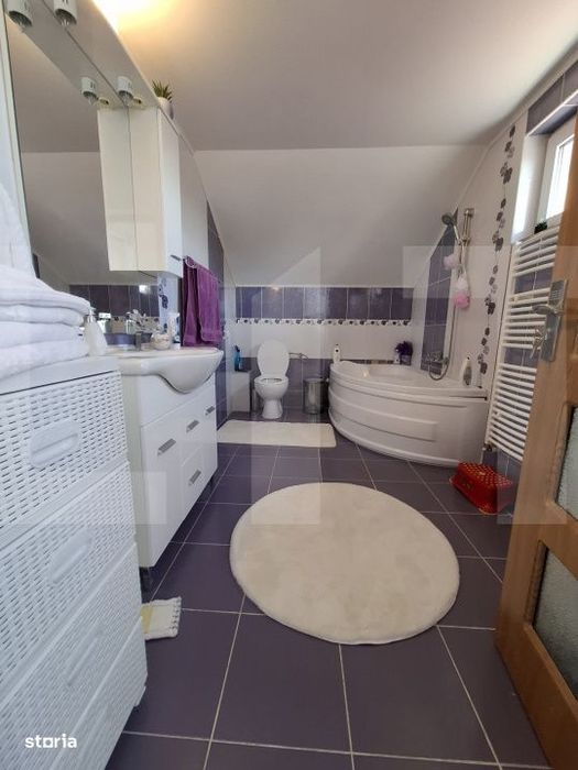 Vila spatioasa  – 300 mp utili, teren 4600 mp, DN in Brehuiesti