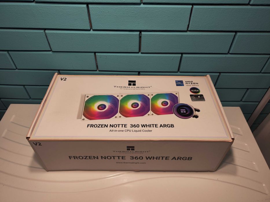 Thermalright Frozen Notte 360 White ARGB AIO охлаждане