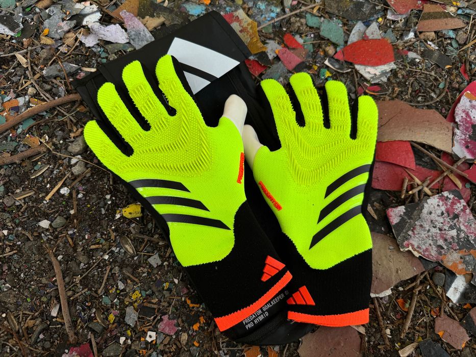 Adidas Predator PRO 23 перчатки для вратаря в Алматы.