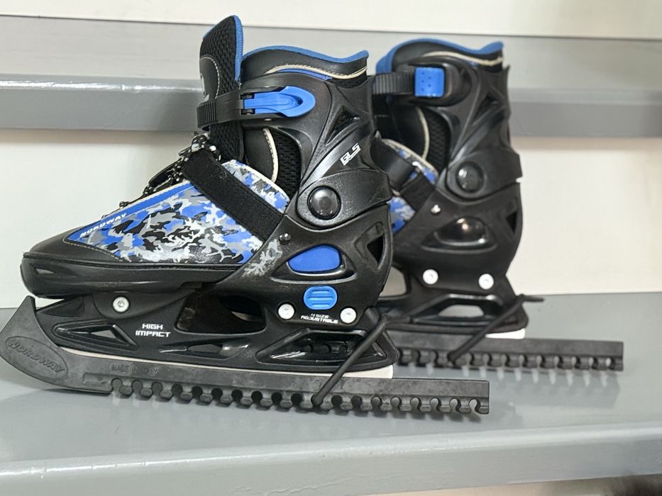 Продам 2 пары коньков Nordway