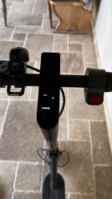 Trotinetă Electrică Xiaomi – Perfect Funcțională (Frâne Bune, Viteza 25 km/h)