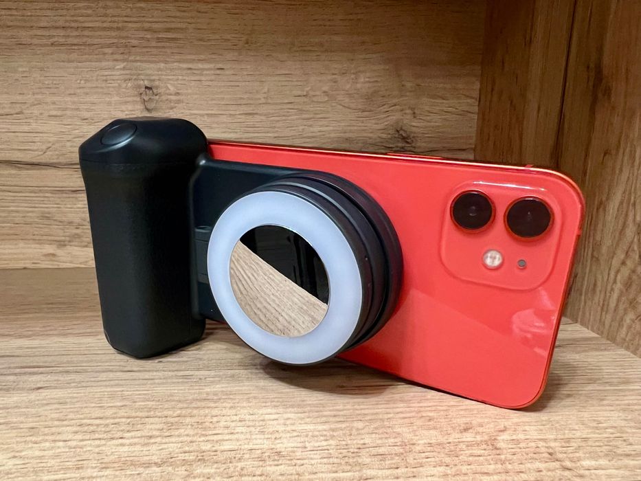 SnapGrip Pro -  DSLR Holder за MagSafe телефони + Snap Light