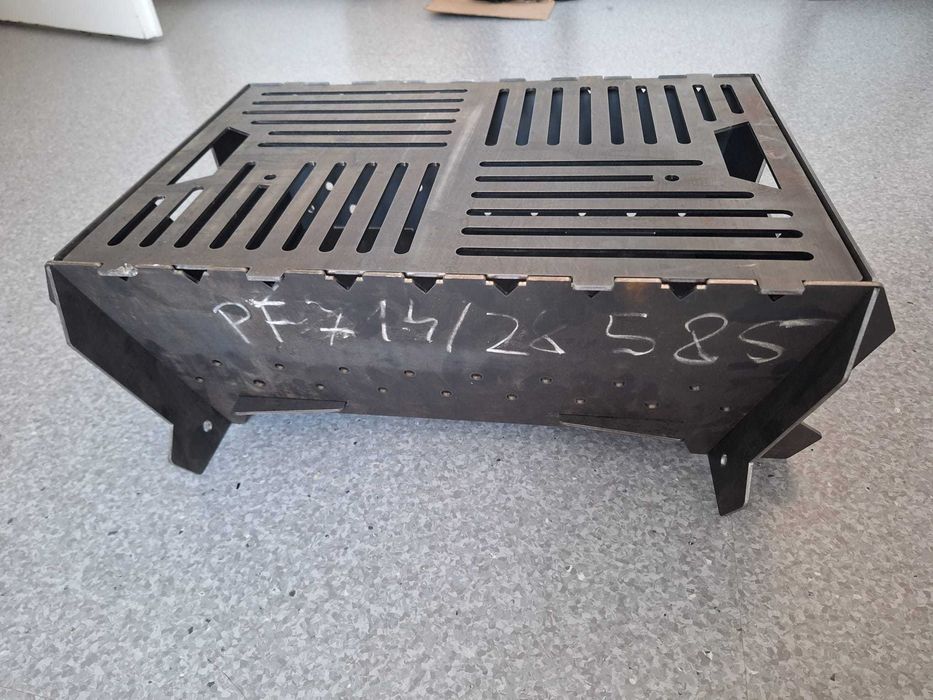 Grătar Portabil Modular Oțel 3mm – Design Industrial Camping & Outdoor