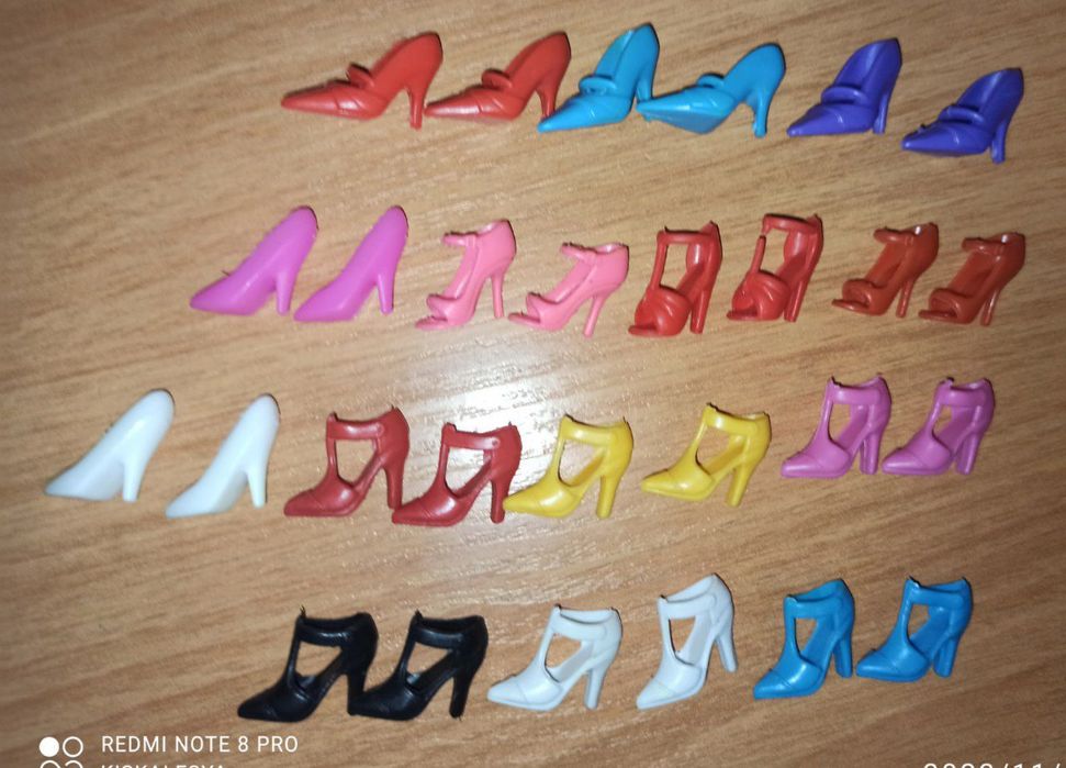 Обувь и аксессуары для Барби