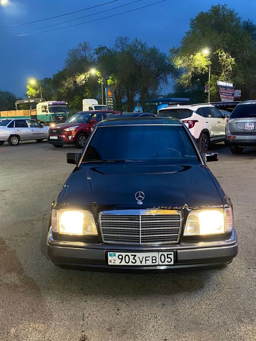 Мерседес 124 3.6 Амг