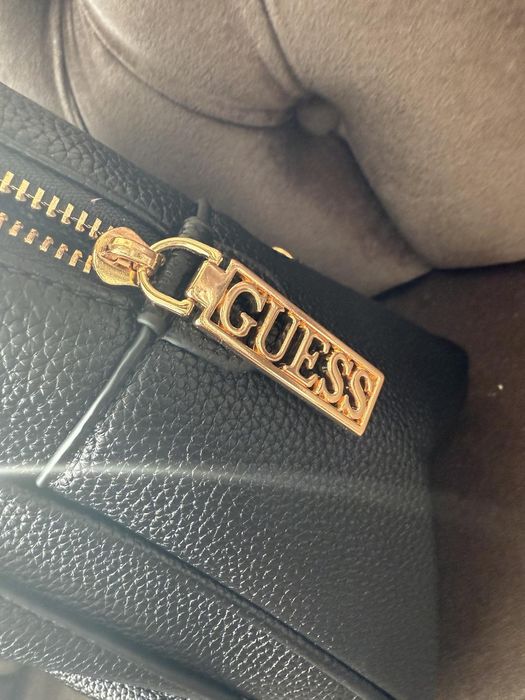 Нова раница Guess