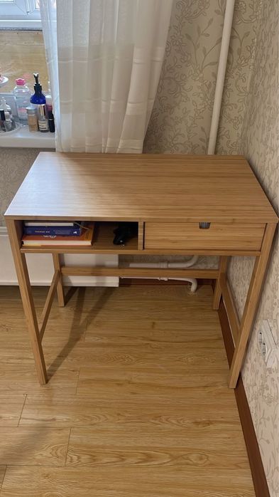 Стол в спальню Икея