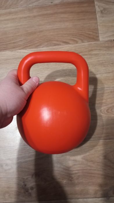 Гиря спортивная.