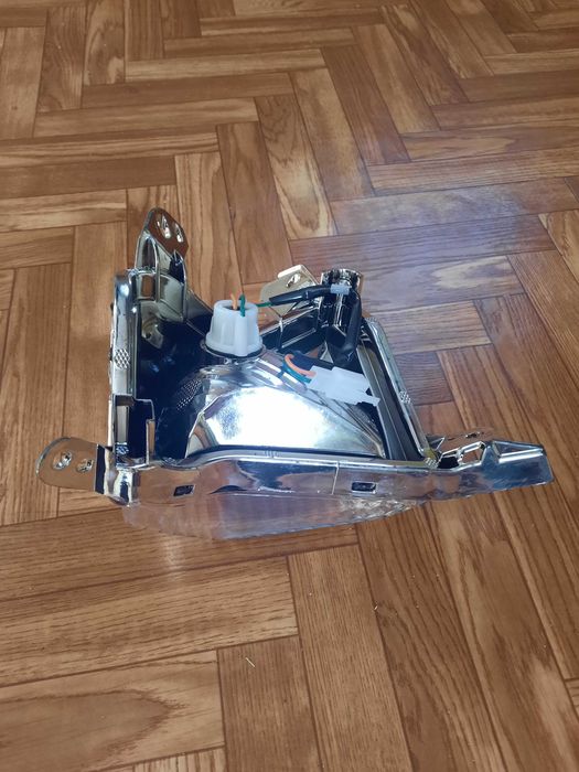 Фара на максискутер.