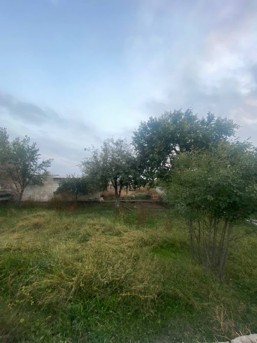 Uy sotiladi 600mln kelishamiz narxini