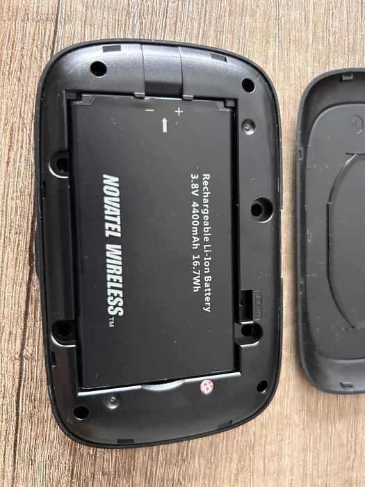 Router portabil MiFi7000 Wi-Fi Novatel - Designed in US