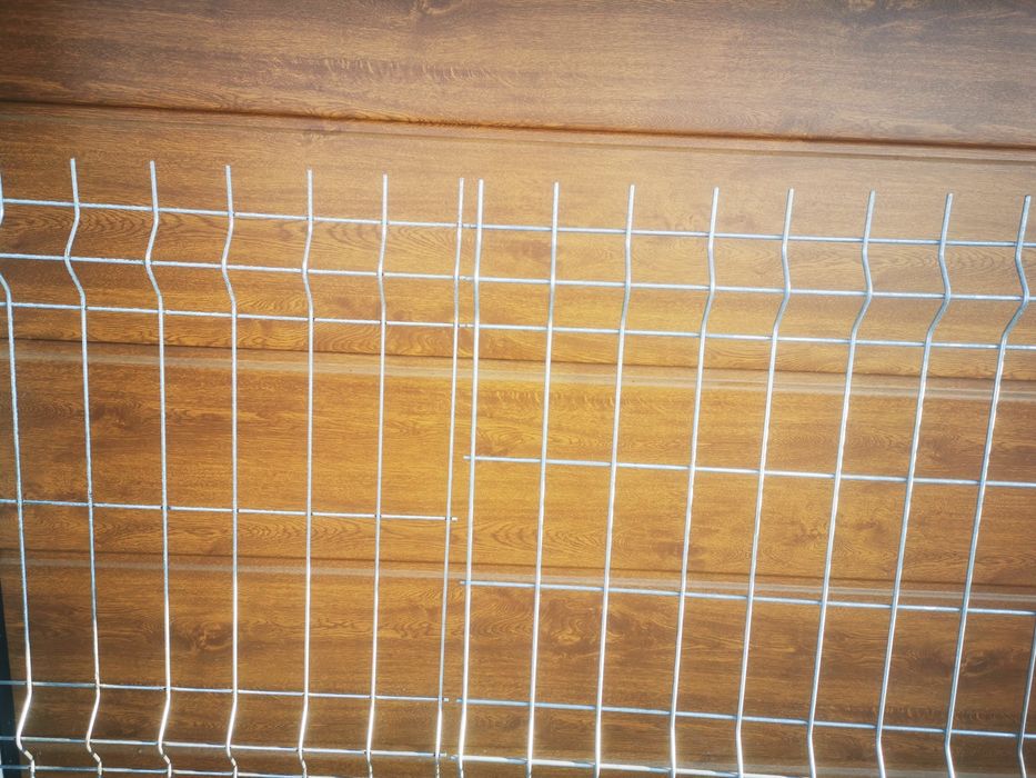 Plasa zincata pentru gard