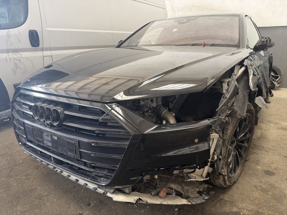 Audi A8 quattro avariat