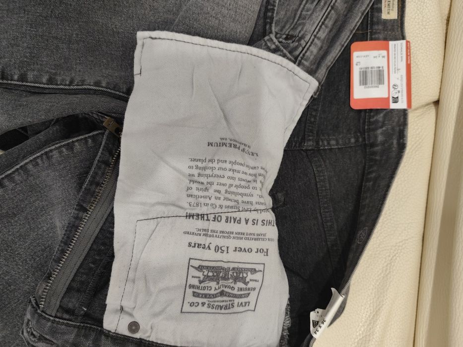 Продам джинсы levis оригинал