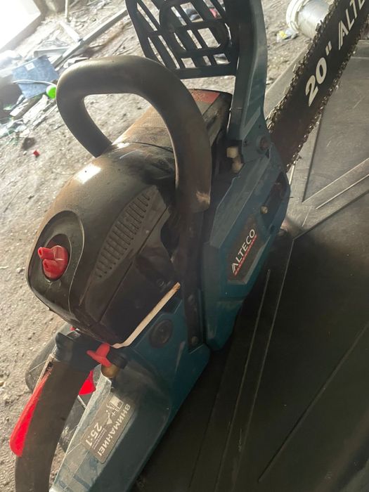 Продам бензопилу ALTECO