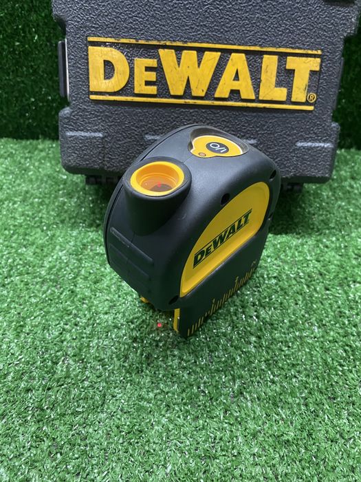 Лазерен отвес Dewalt DW082