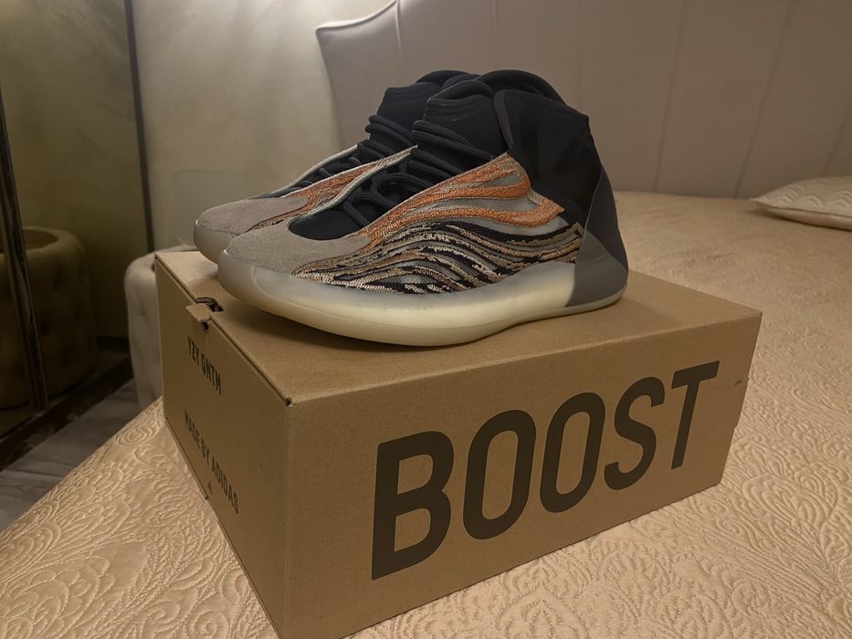Vand Yeezy Qntm.
