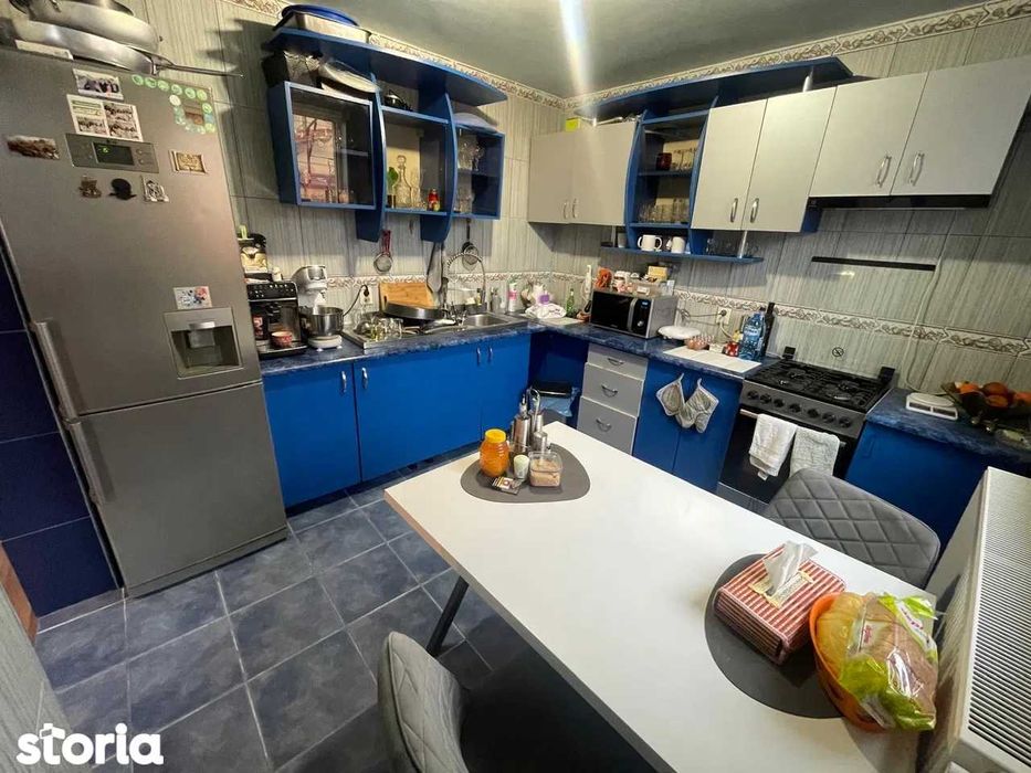 Casa de vanzare cu teren de 3000 mp,hala