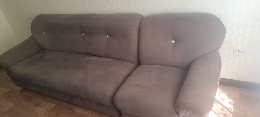 Продам диван в хорошем состоянии